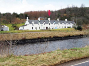 Crinan Canal Cottage